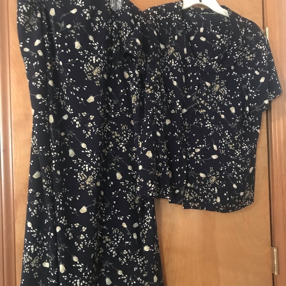 Norton McNaughton Dresses & Skirts - Very nice Top & Skirt Set!  Size Large